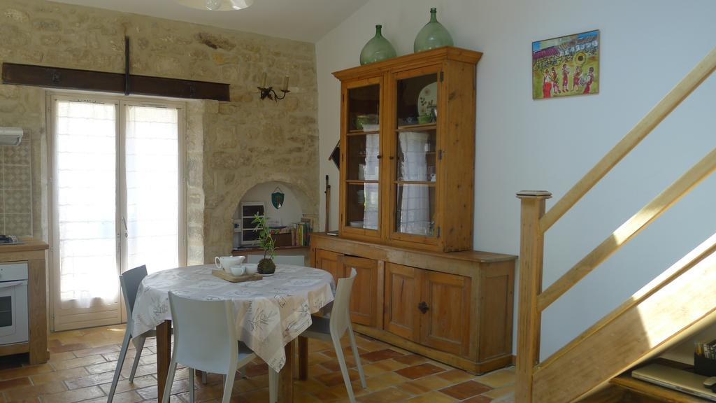 Gîtes la Tarente Montfrin Habitación foto