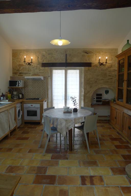 Gîtes la Tarente Montfrin Habitación foto