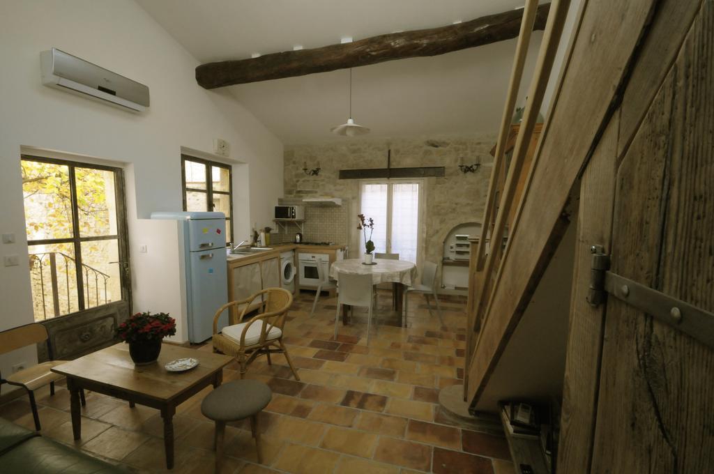 Gîtes la Tarente Montfrin Habitación foto